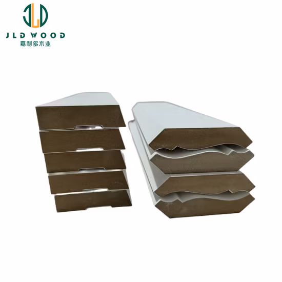 Zierleiste aus grundiertem Holz, Türpfostenverkleidung, Gehäusebasisleiste